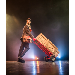 The Postman/The Postcard - Màgia